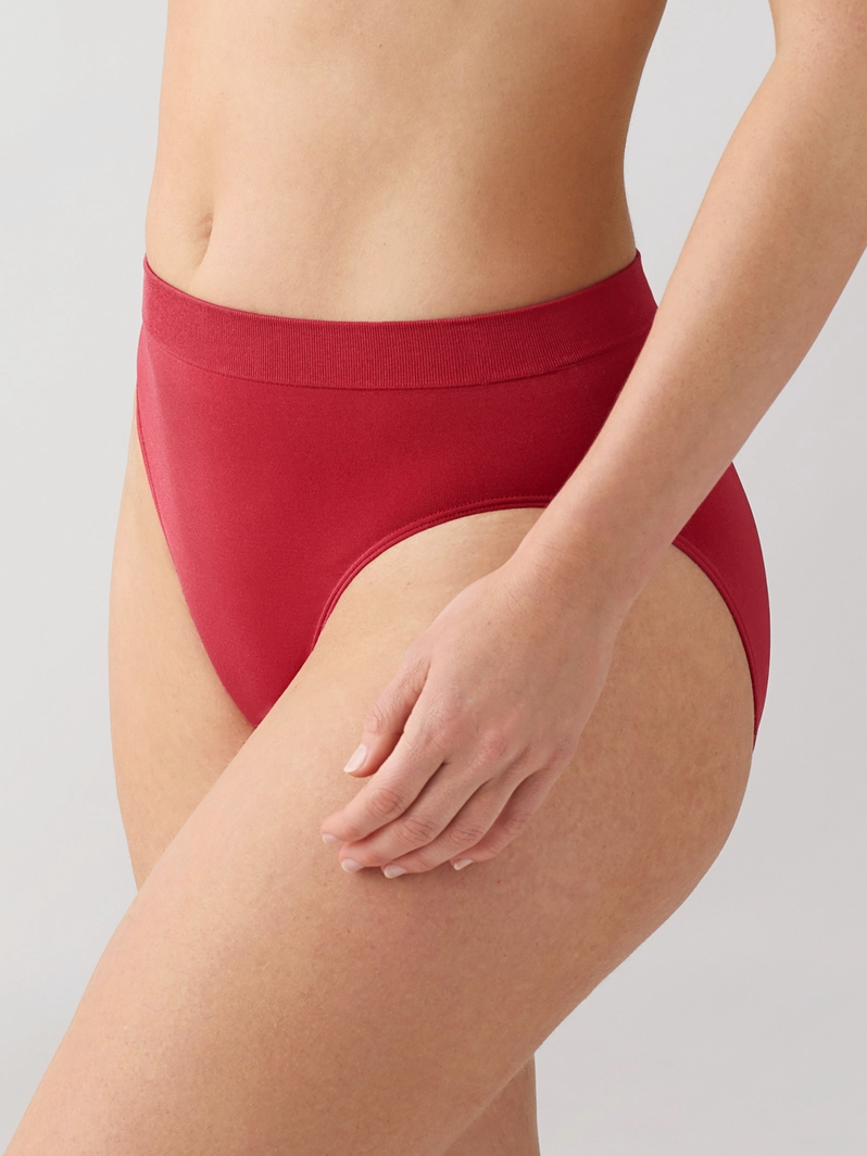 B-Smooth Seamless Hi-Cut Brief - Regina Red
