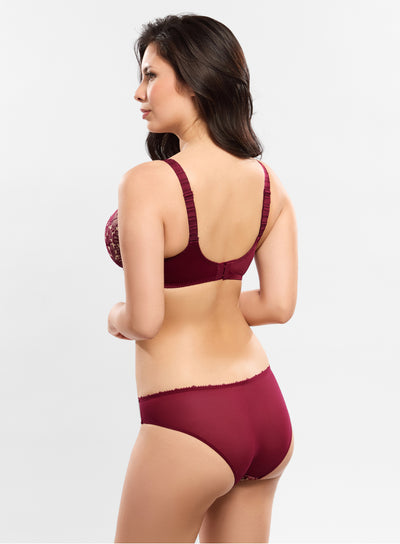 Agathe Brief in Amarante