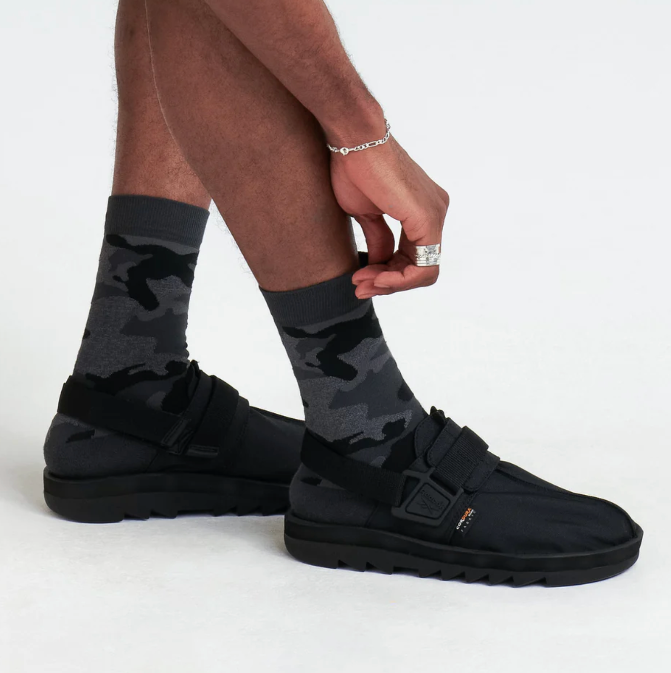 Whole Package Crew Socks / Supersize Camo - Black